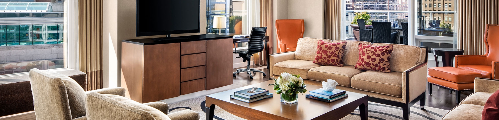 Stanley-Park-Suite-Parlor