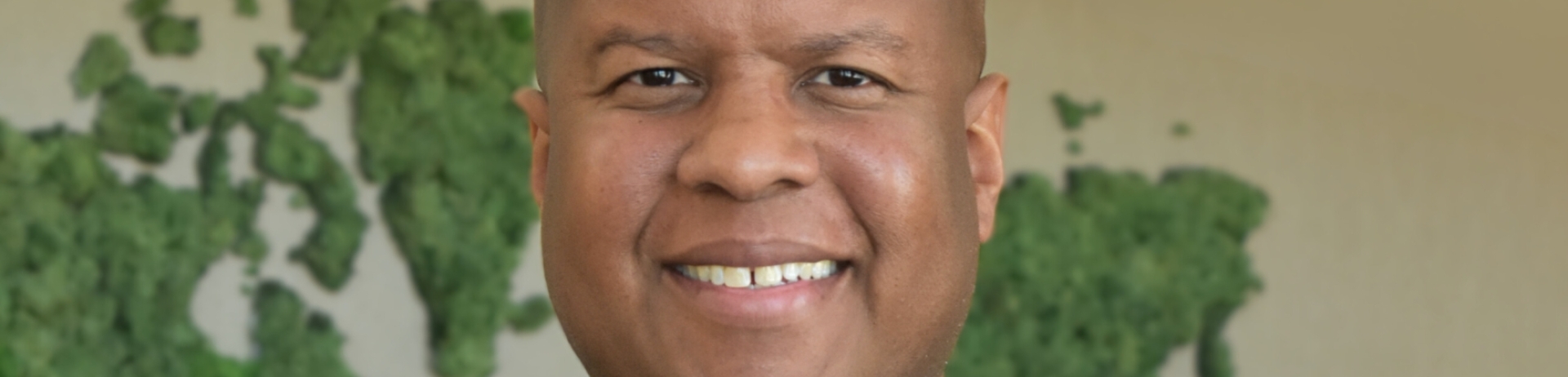 Profile picture of Fairmont Waterfront GM Randall Williams